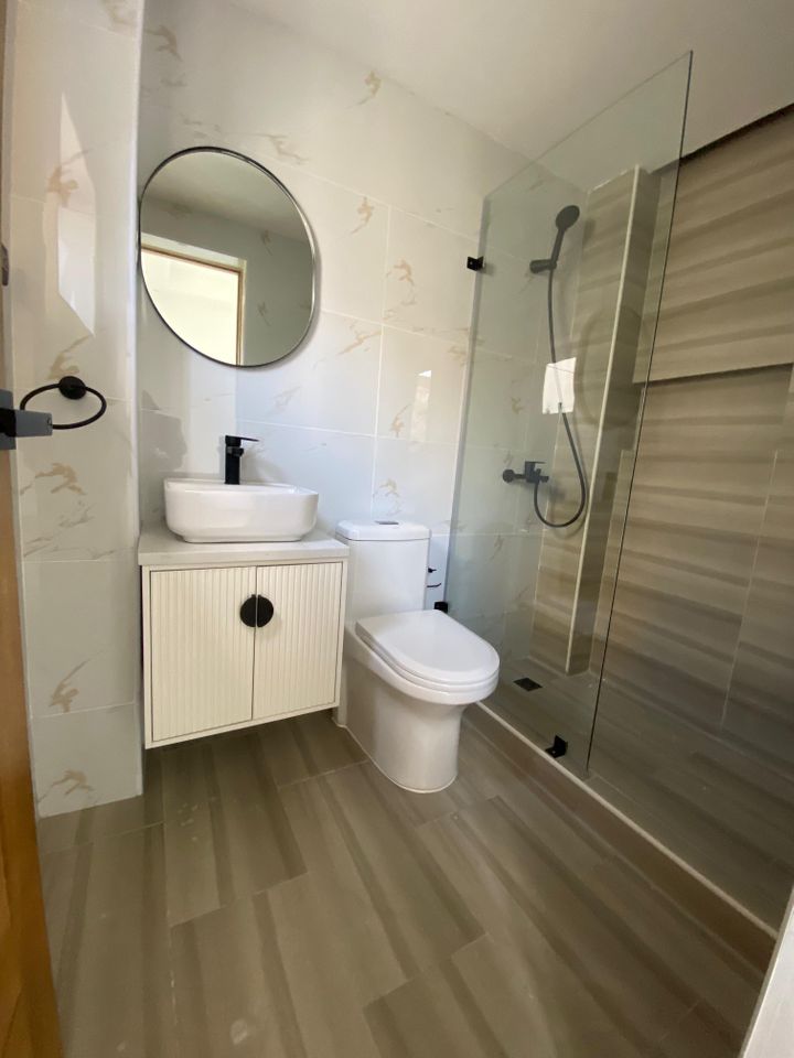 apartamentos - Apartamento 2do nivel con terraza en venta  6
