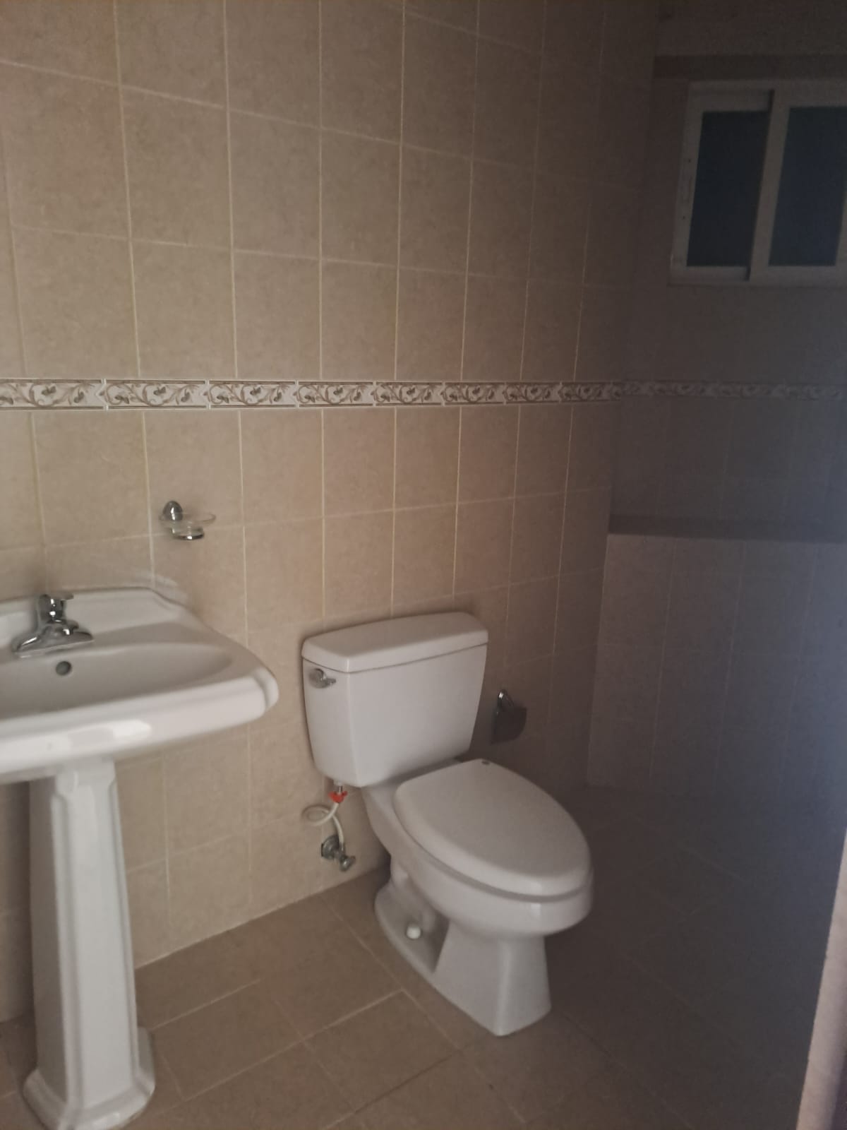 apartamentos - Alquilo Apartamento 2do piso   Urb. Real  7