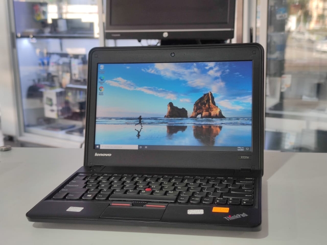 computadoras y laptops - Lenovo thinkpad X131e 4ram 320hddproc: AMD-E2 1.800 