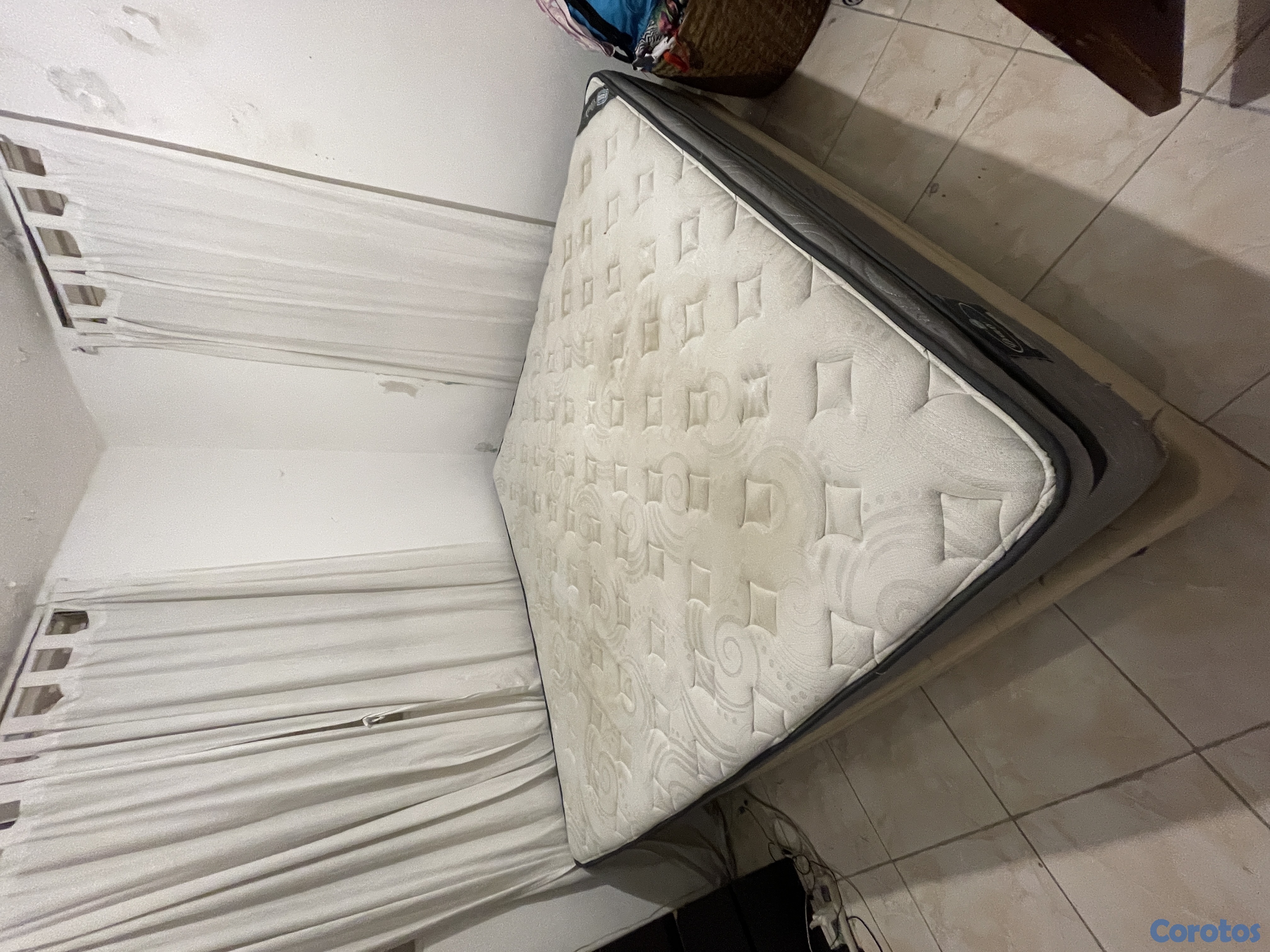 muebles y colchones - Colchón Simmons King con su base