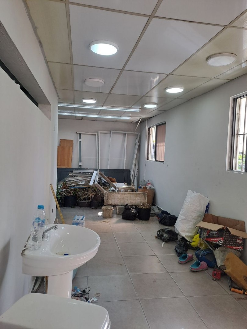 oficinas y locales comerciales - Alquilo Local 2do piso 160  mts en Naco para oficina y negocio
 1