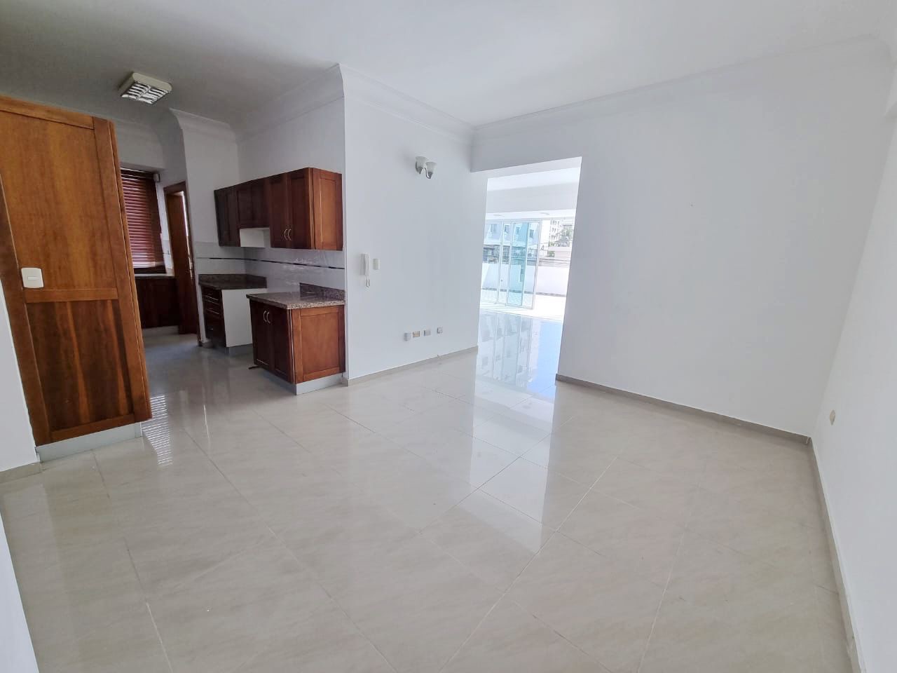 apartamentos - Apto con amplia terraza  9