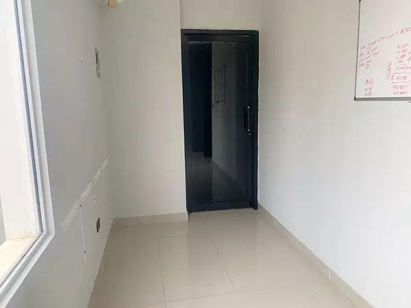 oficinas y locales comerciales - Local céntrico en evaristo 3
