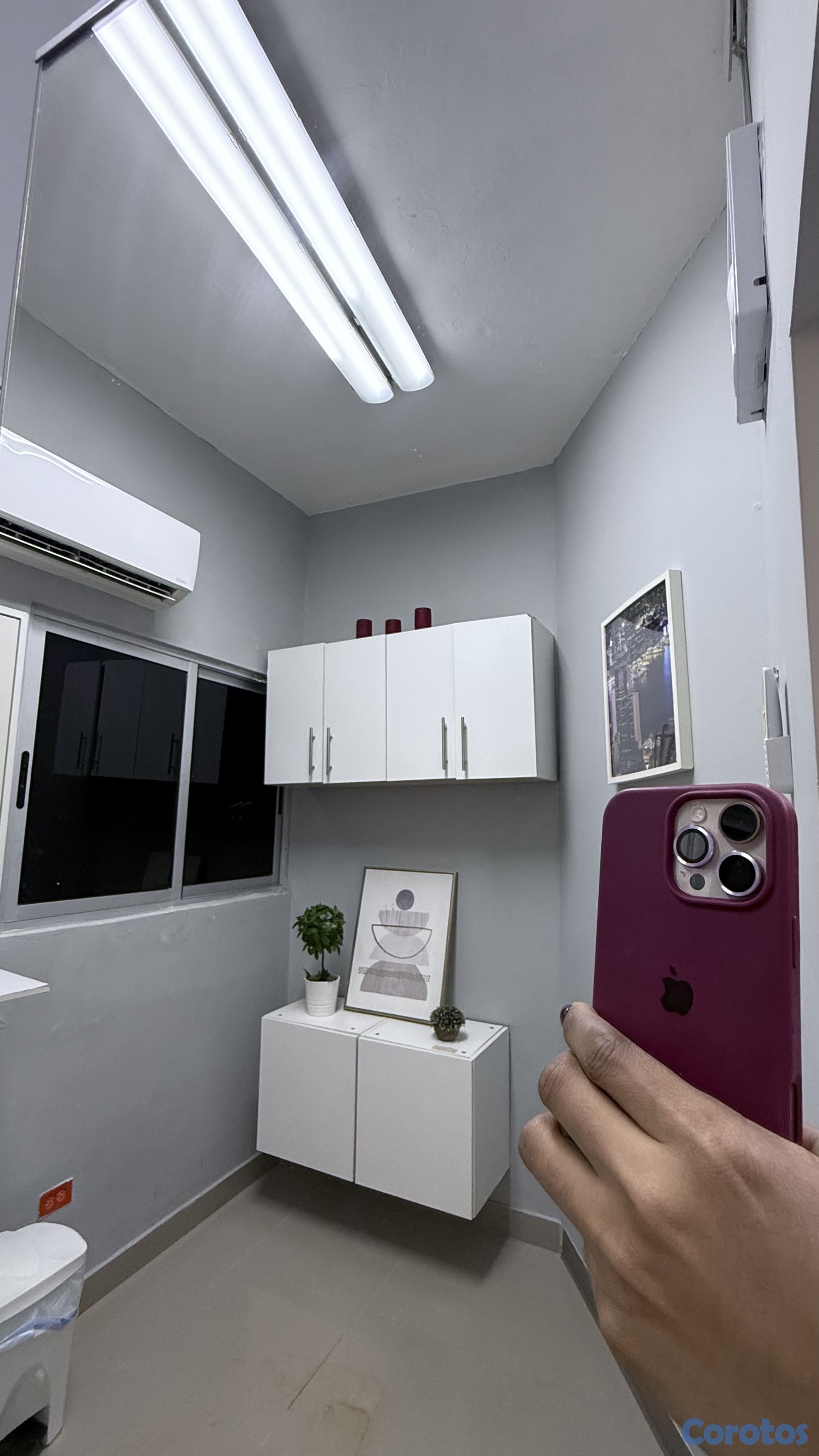 oficinas y locales comerciales - Se alquila cubilo para médicos, estética y masajes 1