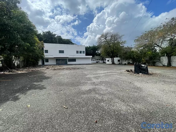oficinas y locales comerciales - alquiló local comercial Gazcue amplio capacidad para 30 vehículos  14