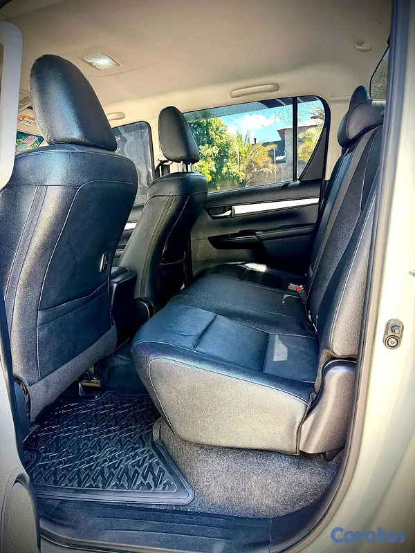 jeepetas y camionetas - Hilux 2020 6