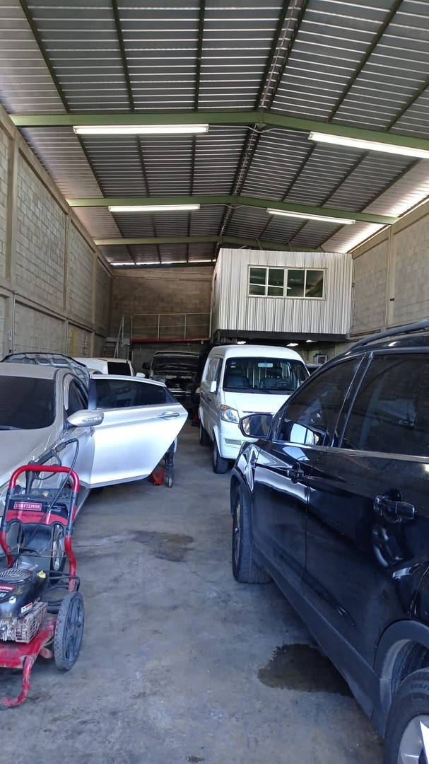 oficinas y locales comerciales - Se alquila Nave en Villas Agrícolas 0