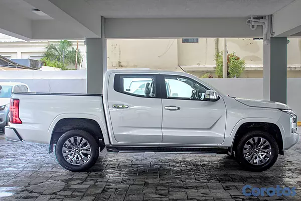 jeepetas y camionetas - Mitsubishi Motors L 200 4