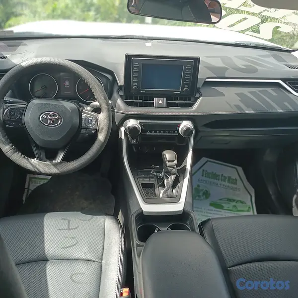 jeepetas y camionetas - Toyota RAV4 LE 2021 Oferta  4