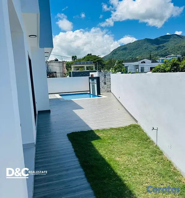 casas - CASA EN VENTA EN PUERTO PLATA A SOLO 3 MINUTOS DE  4