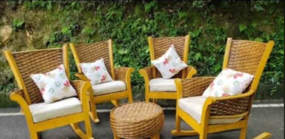 muebles y colchones - mesedora en mimbre y caoba mui confortables  5