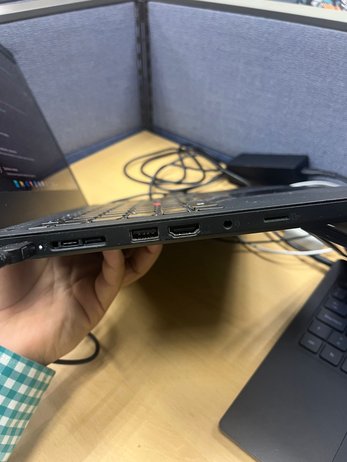 computadoras y laptops - Laptop Lenovo ThinkPad i7 • 32GB RAM • 1TB SSD 1