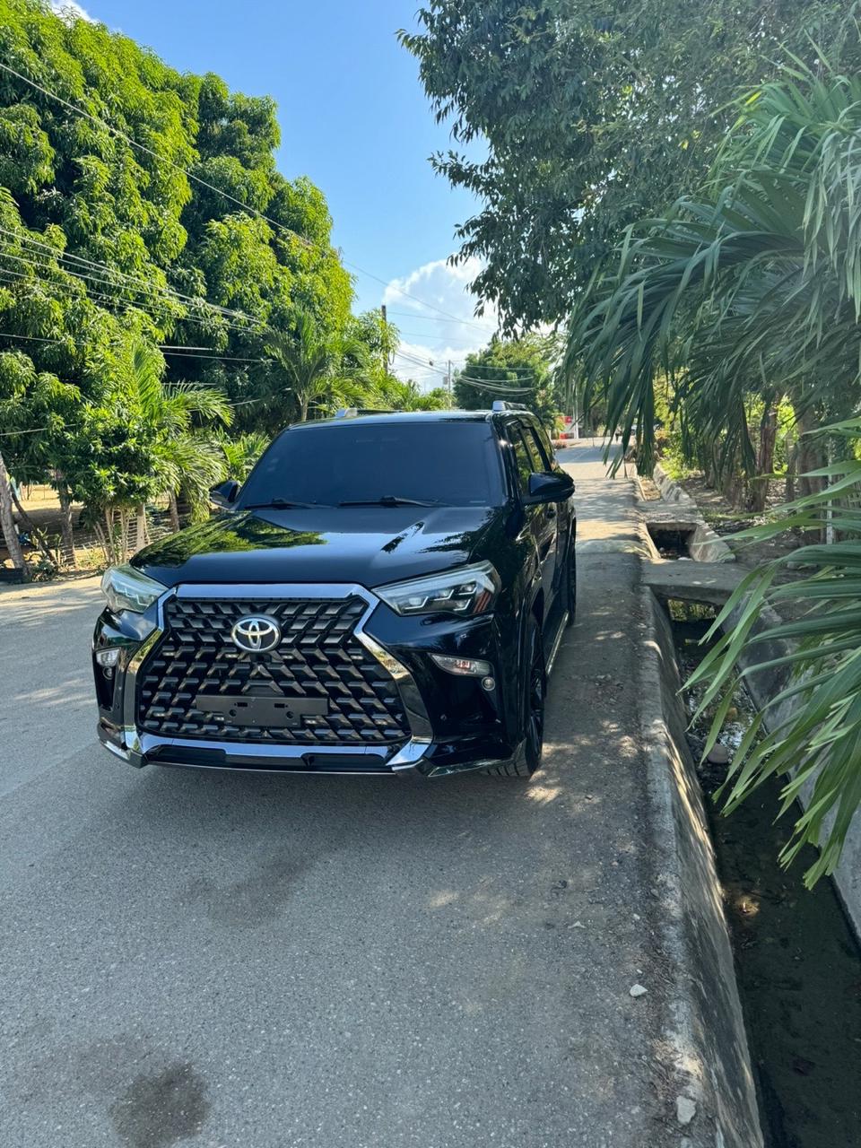 jeepetas y camionetas - Toyota 4runner limited 2014 0