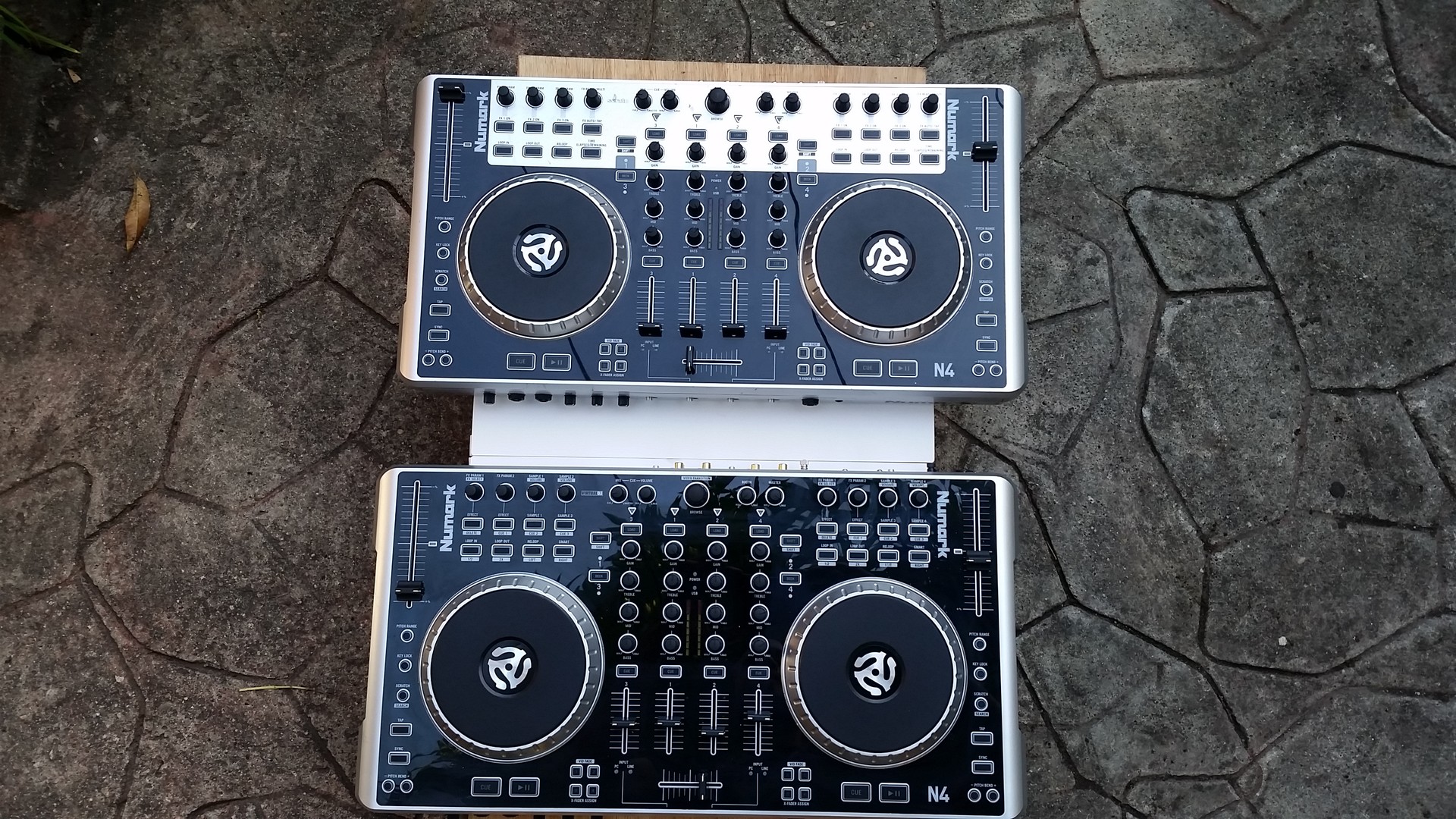 instrumentos musicales - Platos Consola DJ Numark Pioneer hyutoy boc smartrab s1s2 iphsamsolterre kiautom 4