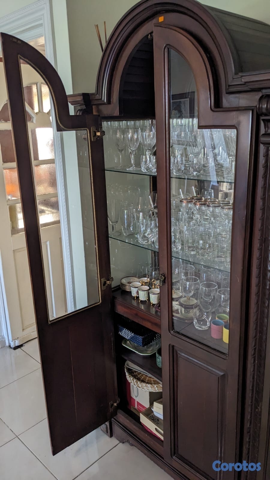 muebles y colchones - Hermoso Mueble Vitrina Tallado 4