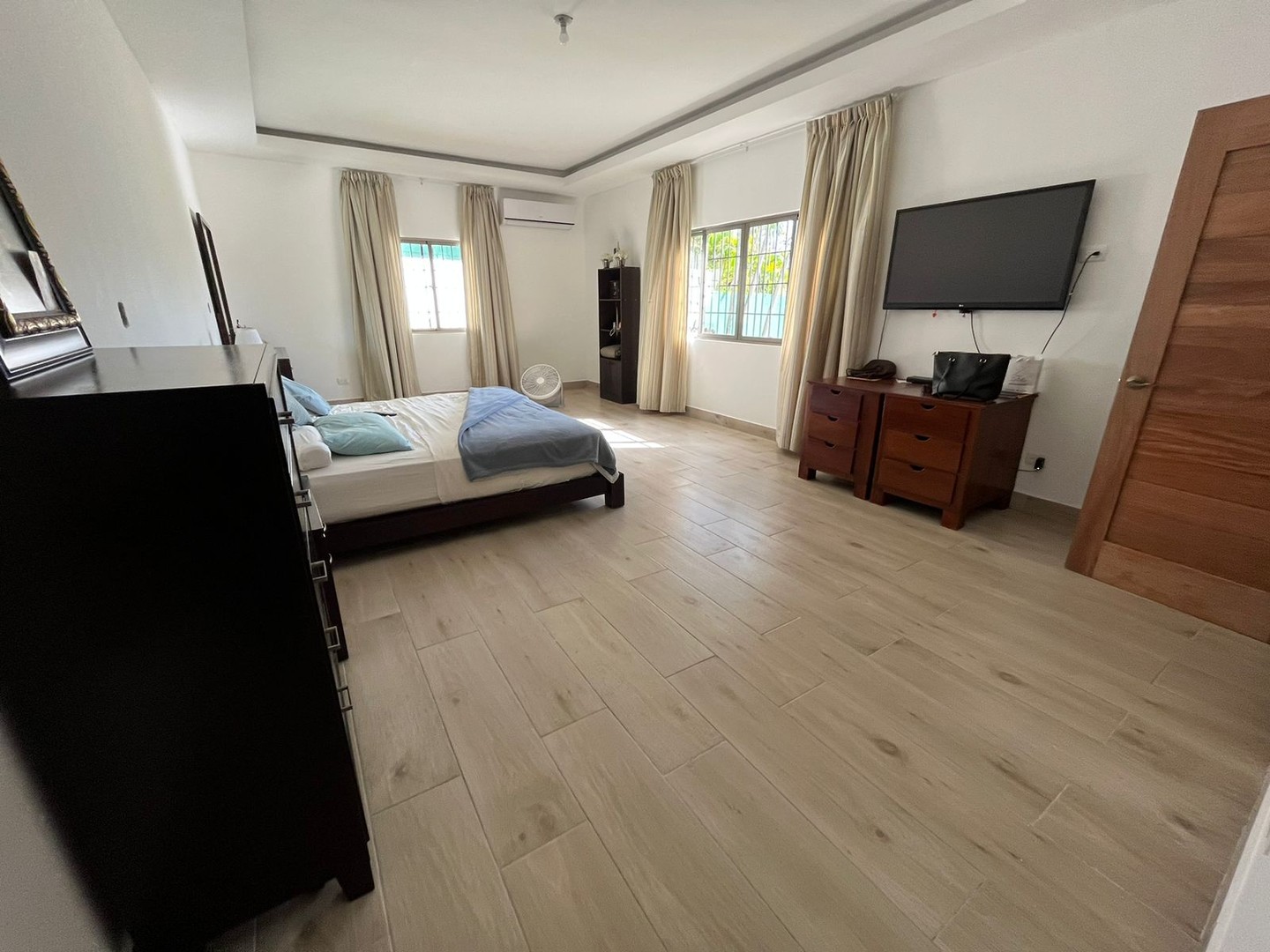 casas - Casa 3 niveles  en Lomas de arroyo hondo + 2 apartamentos 3