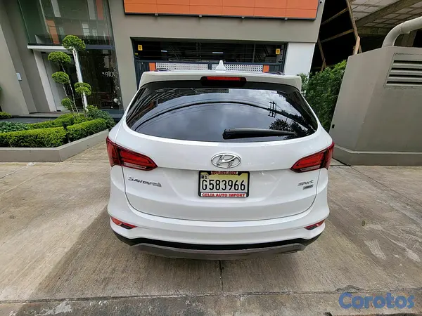 jeepetas y camionetas - Hyundai Santa Fe Sport  4