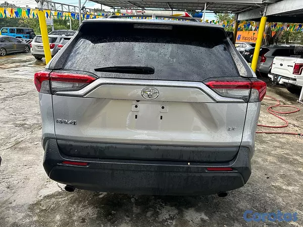 jeepetas y camionetas - Toyota Rav4 LE año 2020 5