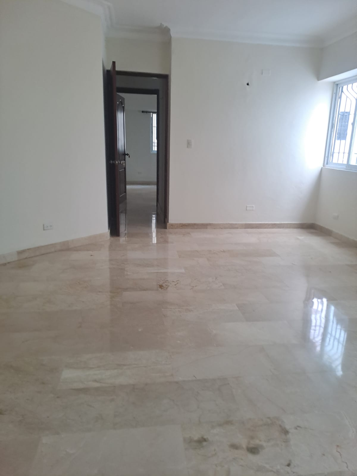 apartamentos - Alquilo Apartamento 2do piso   Urb. Real  9