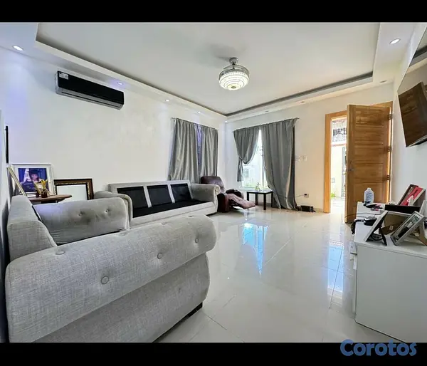 casas - VENDO Casa de 3 Habitaciones  en la Av. República  21