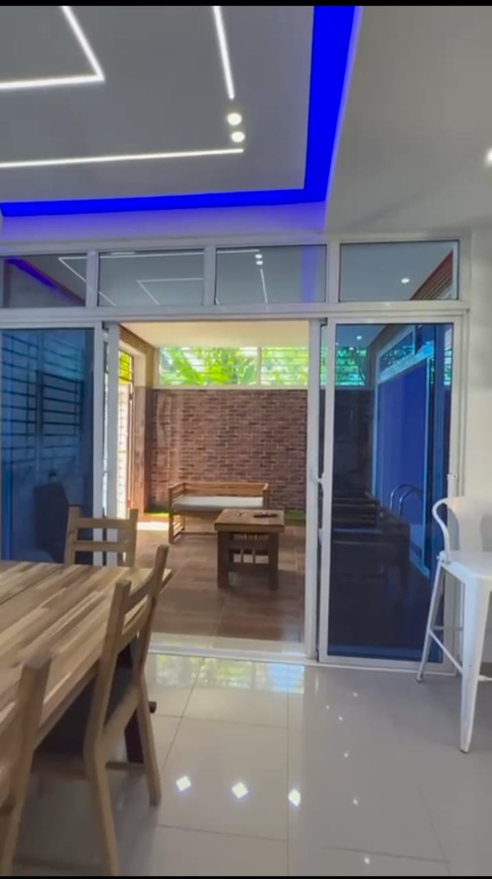 casas - CASA EN VENTA EN SANTIAGO. 1