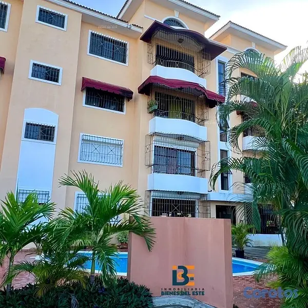 apartamentos - SE VENDE Amplio Apartamento CON ASCENSOR, PISCINA, 1