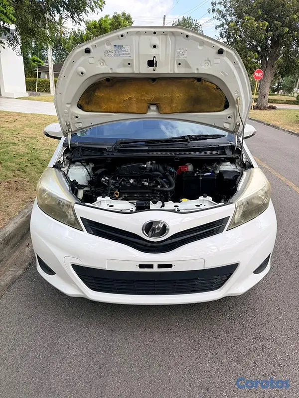 carros - Toyota vitz 2012 8