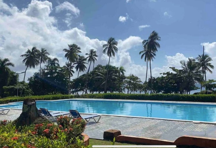 casas - Venta, Villa con piscina frente a la playa, Los Róbalos, Samana