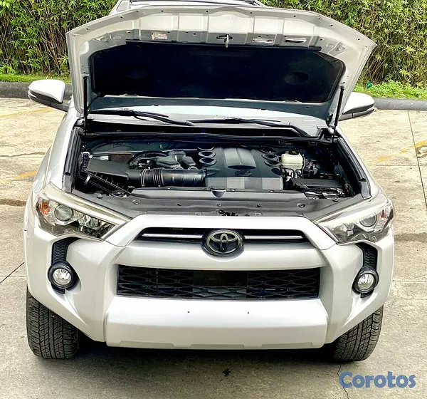 jeepetas y camionetas - TOYOTA 4RUNNER SR5 4X4 PREMIUM 2020 3