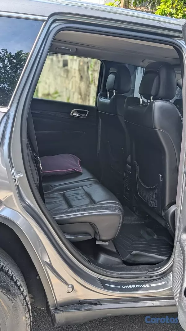 jeepetas y camionetas - Gran cherokee Laredo 2
