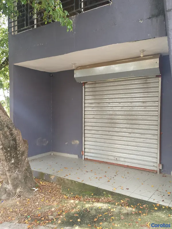 oficinas y locales comerciales - 🔑 ALQUILO LOCAL 🔑 
los cerros de sabana perdida
colina del Ozama c/ primera  8