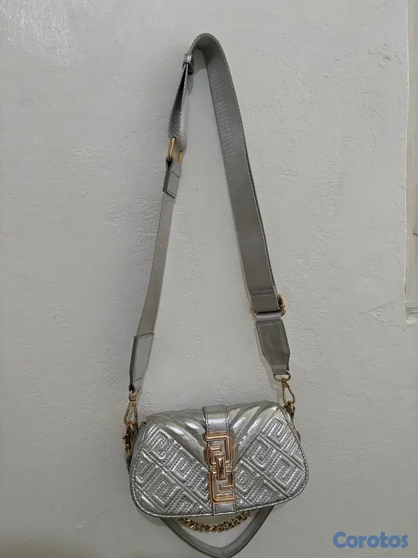 carteras y maletas - Bolso plateado súper elegante ✨🩶 7