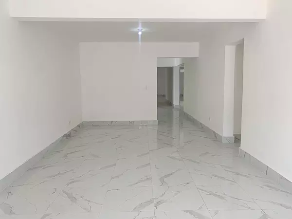 oficinas y locales comerciales - Local céntrico en Gazcue  3