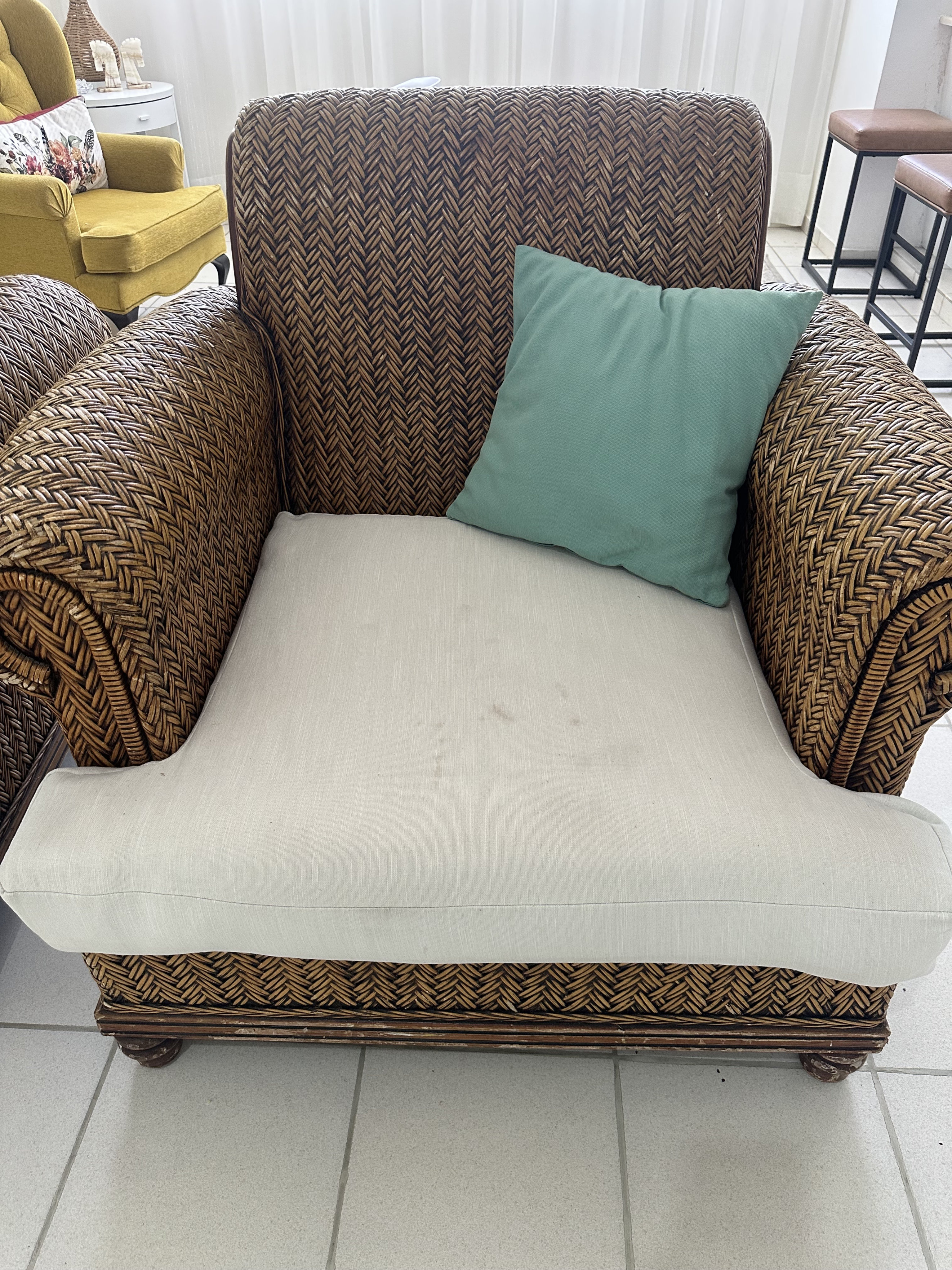 muebles y colchones - BUTACAS en mimbre y Ratan .excelente condición  0