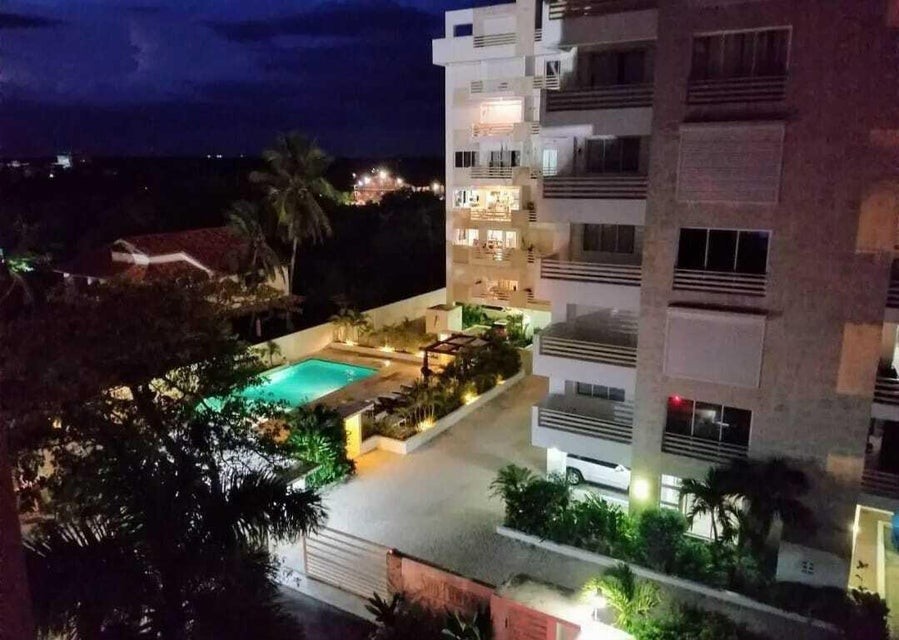 apartamentos - Apartamento en venta amueblado #24-325 terraza, balcón, aire/a BBQ 6