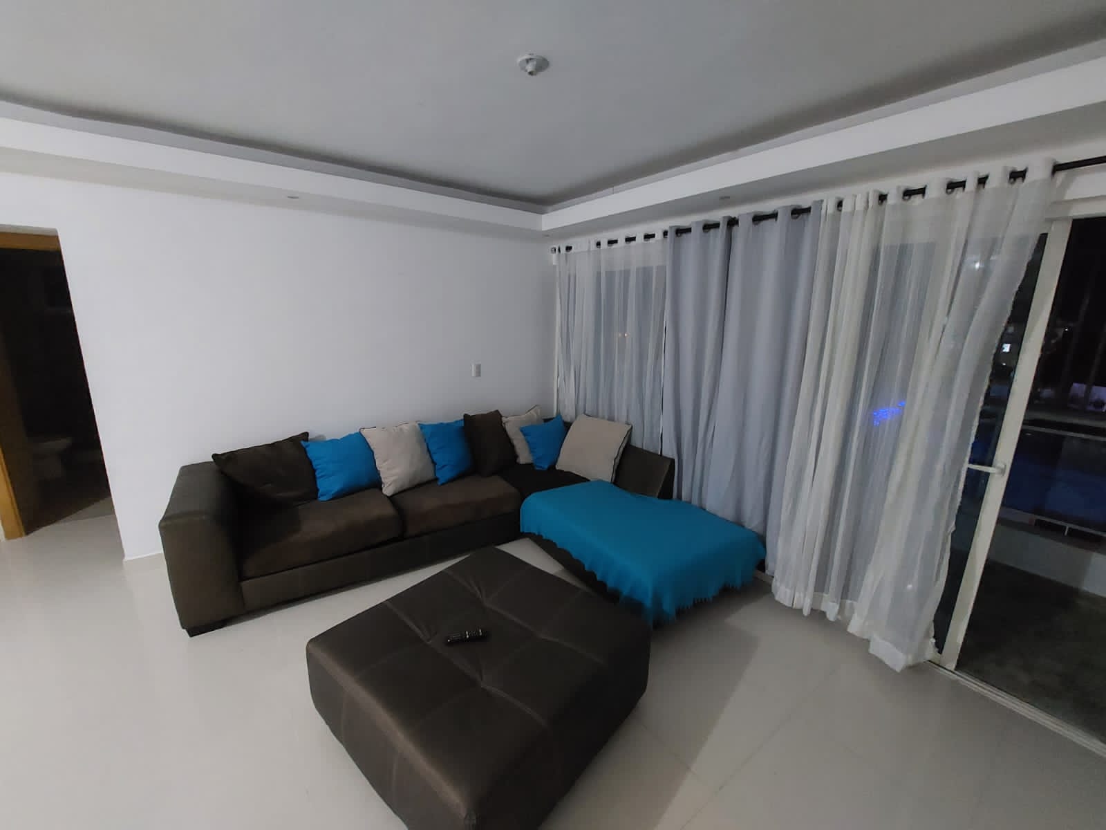 apartamentos - Rento Apartamento En Evaristo Morales Sin Intermed