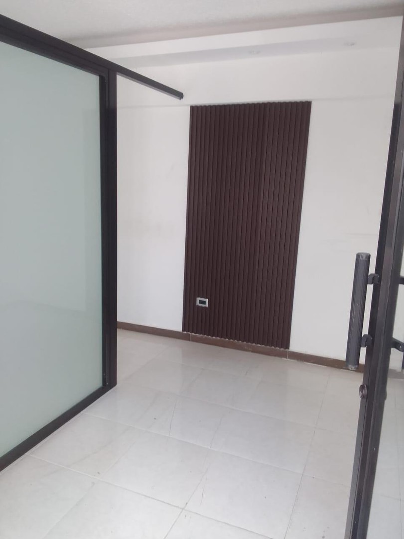 oficinas y locales comerciales - Alquiler Local Ubicado en Gazcue, Próximo a Avenida Independencia, Santo Domingo