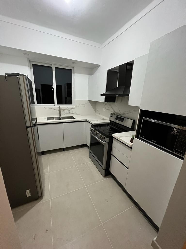 apartamentos - Apartamento en renta Evaristo Morales145 mts cuadrados 3