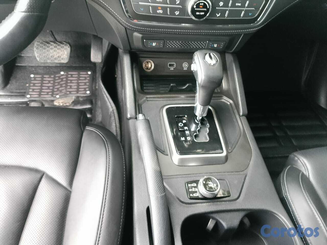 jeepetas y camionetas - KGM REXTON 2019 GRIS OSCURO DIESEL 9