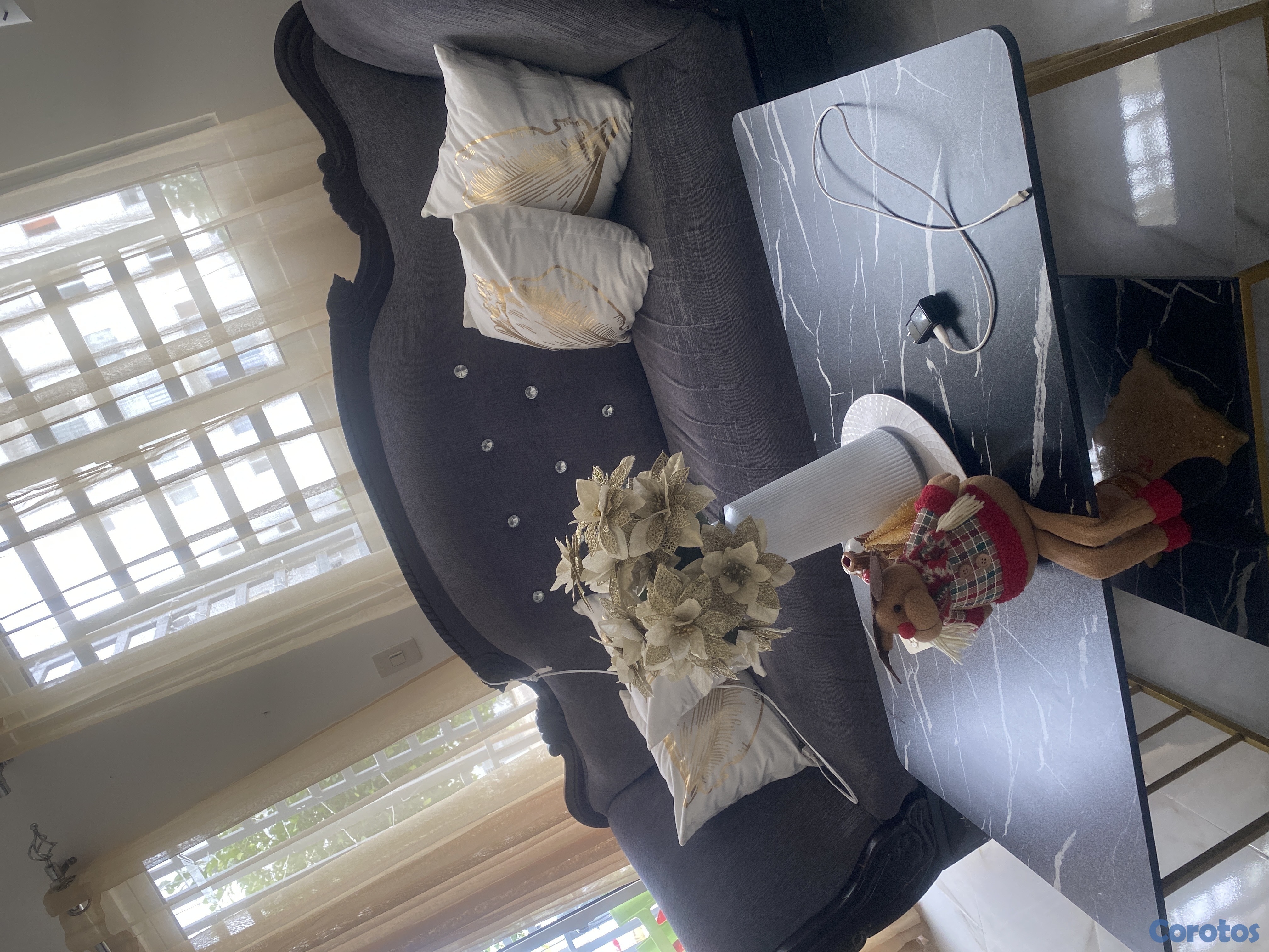 muebles y colchones - mueble en venta 4 articulos 
sofá , 2 butacas y la mesa 