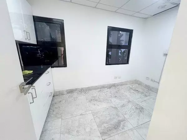 oficinas y locales comerciales - Alquiler local céntrico  5