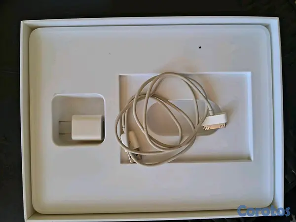celulares y tabletas - 2 Ipad color silver usadas como nuevas, 1 cargador, 1 tiene su cover como nuevo. 2