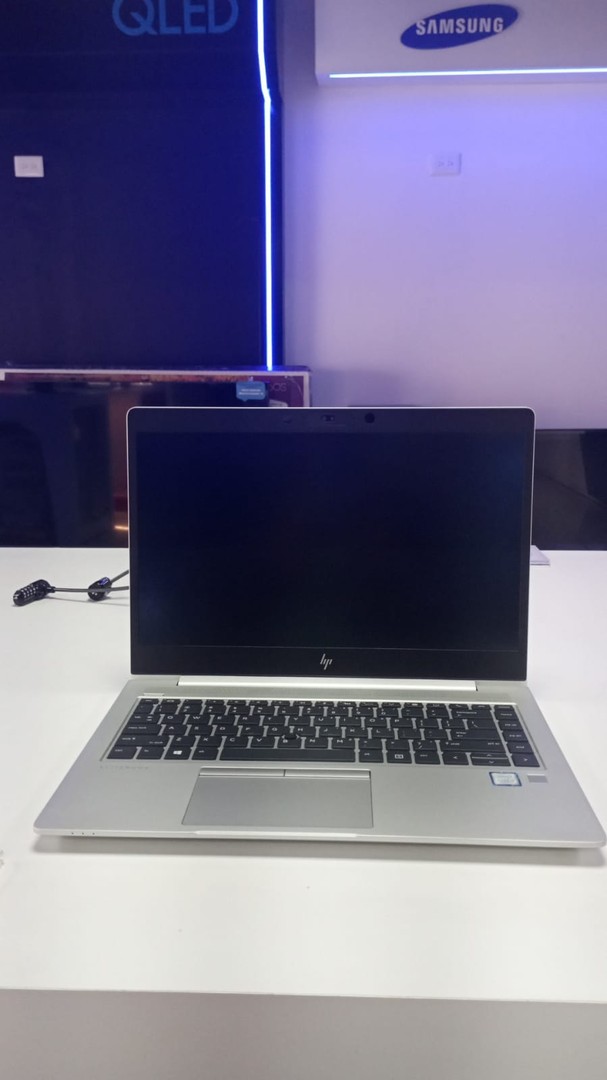 computadoras y laptops - LAPTOP HP ELITEBOOK 840 G5  I7-8TH 32GB 256GB M.2 RFB