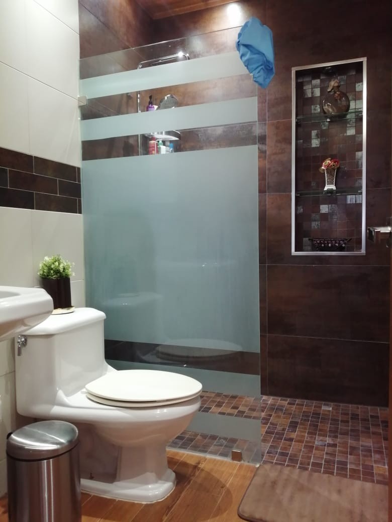 casas - Se vende en Las Pardeas casa Dúplex 4