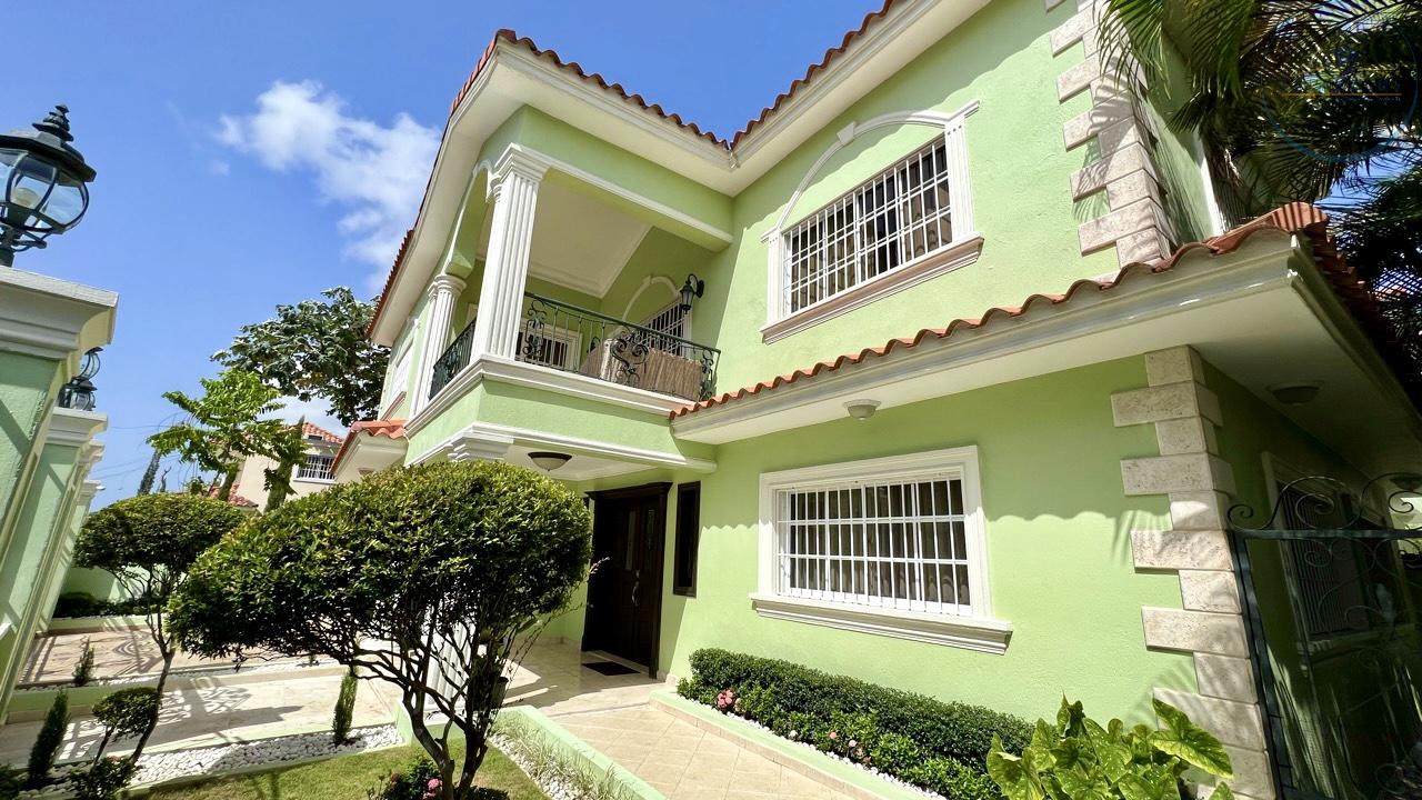 casas - Espaciosa y Confortable Residencia en Venta en Altos de Arroyo Hondo III ID 891 1