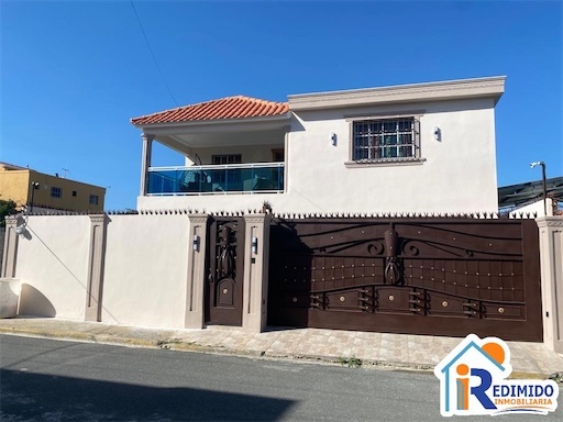 casas - Venta de casa de 2 niveles en la autopista de san Isidro Santo Domingo este