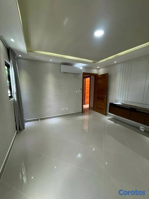 casas - Se vende hermosa y amplia casa en Arroyo Hondo 3