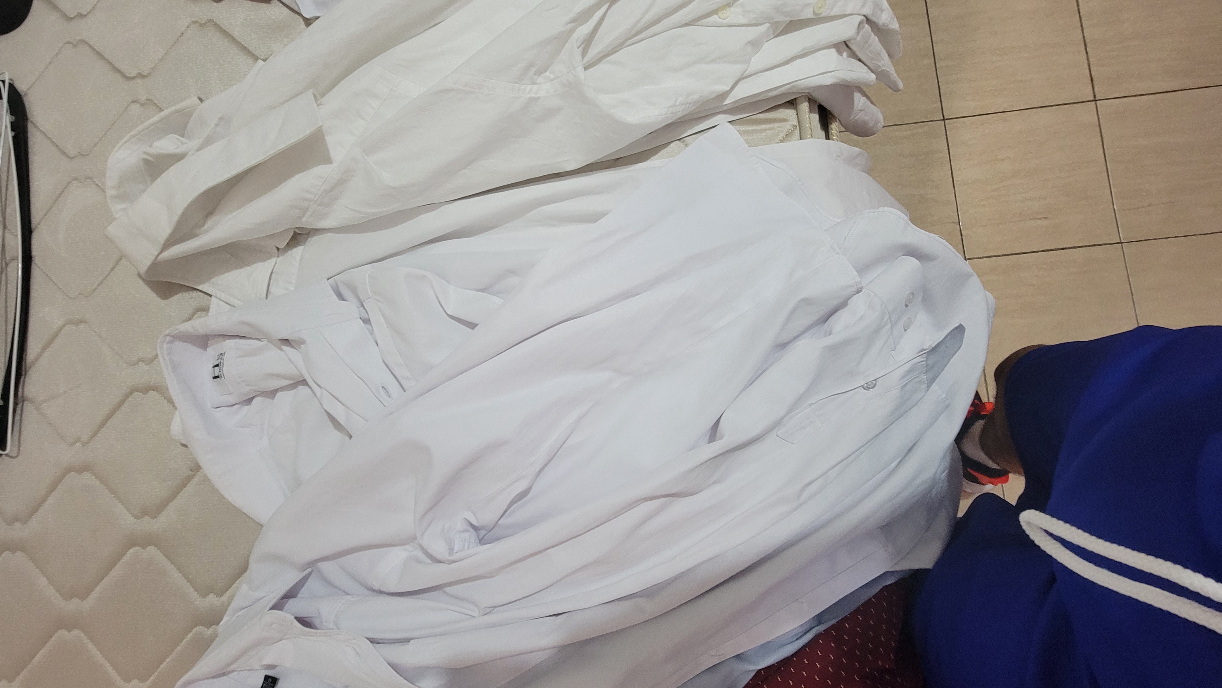 ropa para hombre - **Vendo camisas prácticamente nuevas, size M, L 7