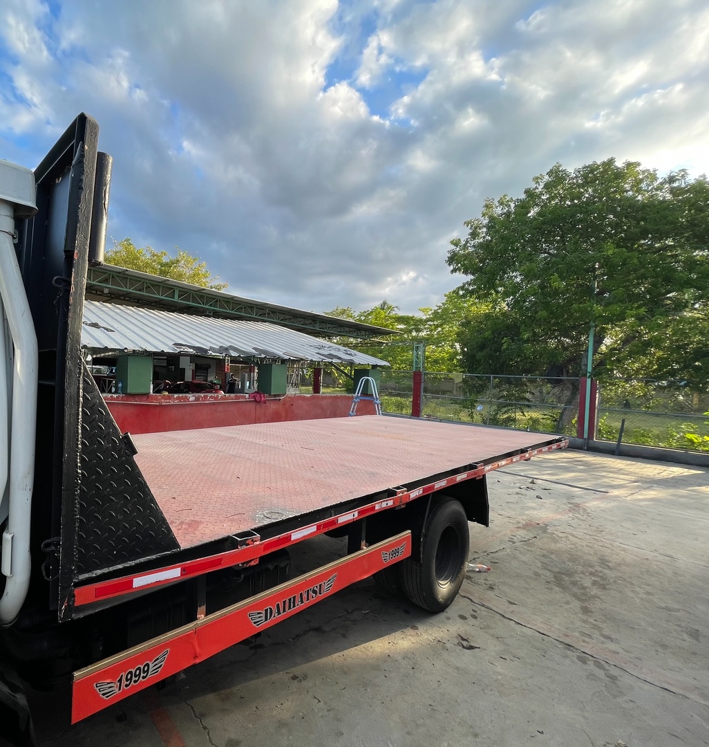 camiones y vehiculos pesados - Vendo cama plataforma 16 pie 