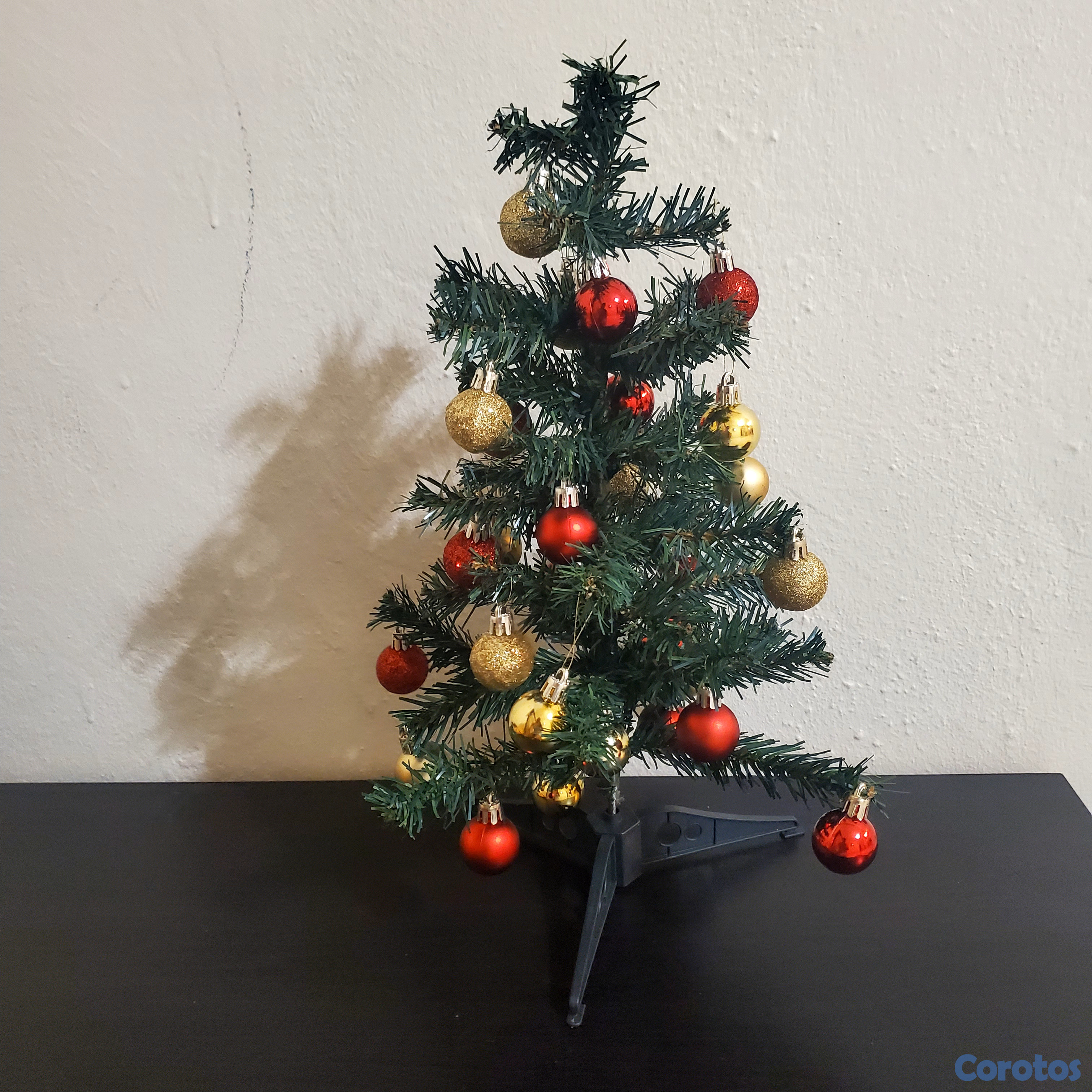 decoración y accesorios - Arbol de Navidad (Mini) para mesa. Incluye bolas. 2